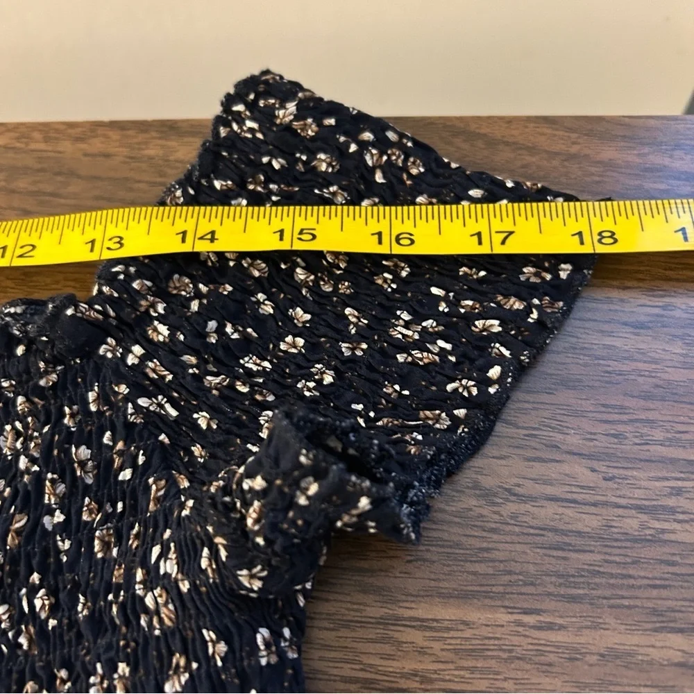 Brandy Melville Navy Floral Blouse XS-S - Picture 7 of 10